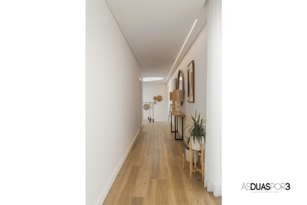 Projeto de decoração Atelier Às Duas por Três, Arquitetura de Interiores e Decoração